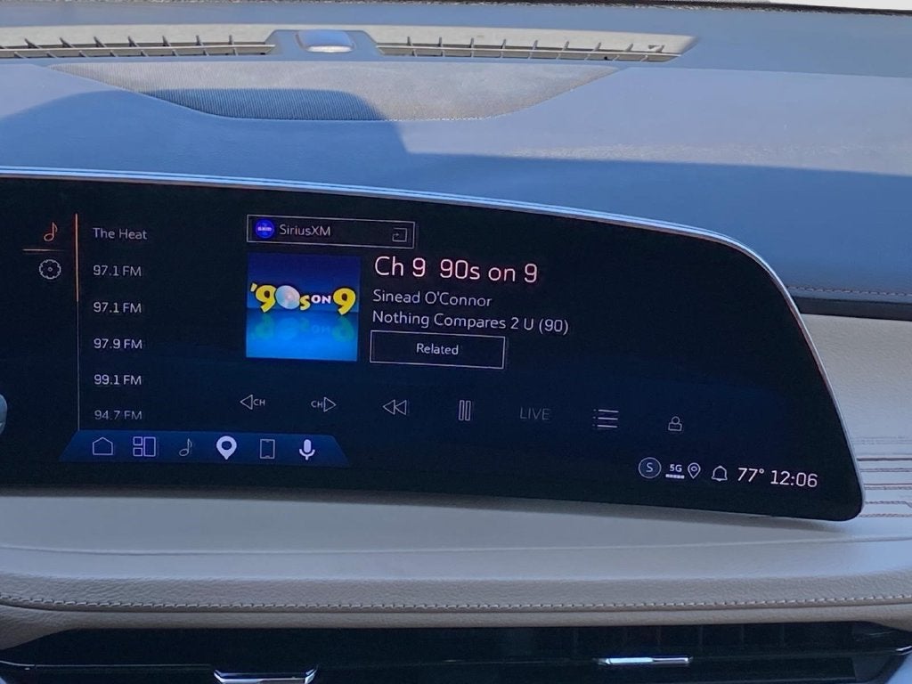 2025 Cadillac XT4 FWD Premium Luxury