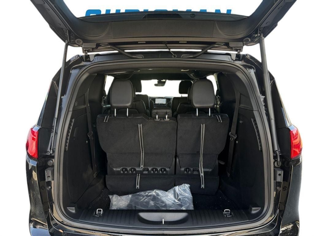 2026 Chrysler Voyager LX
