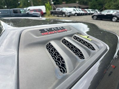 2024 RAM 3500 Laramie Crew Cab 4x4 8' Box