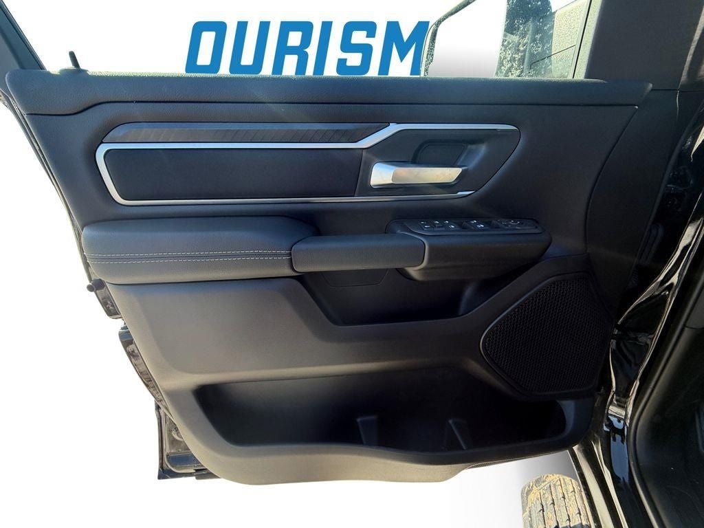 2026 RAM 1500 Big Horn Crew Cab 4x4 5'7' Box