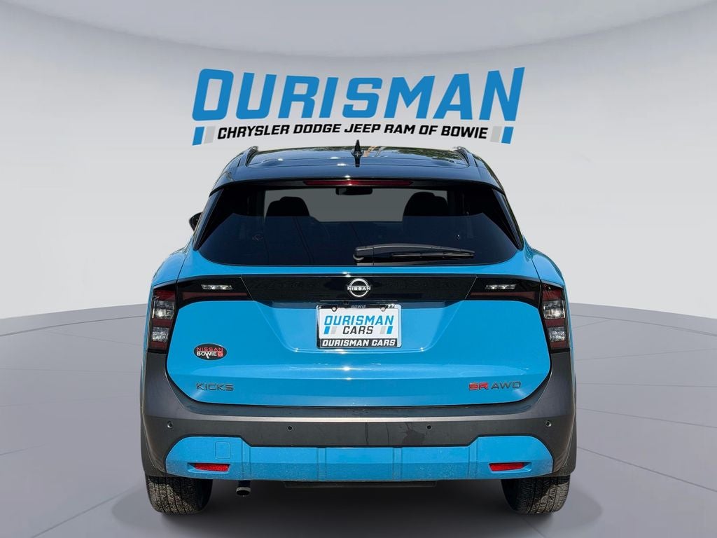 2025 Nissan Kicks SR