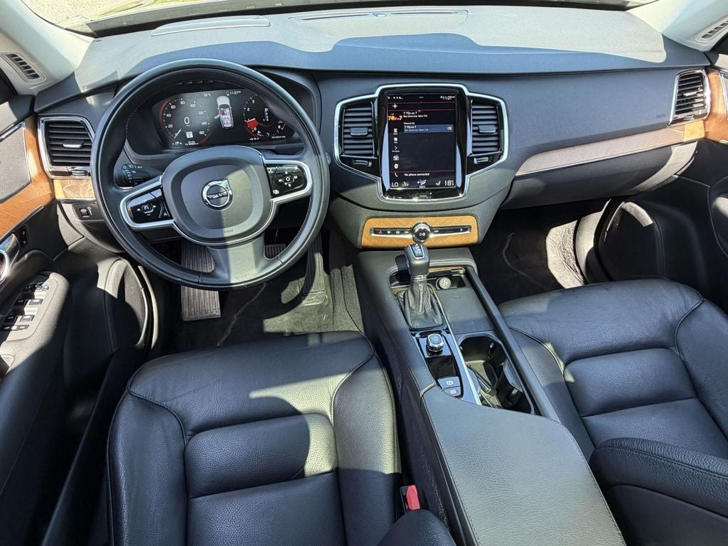 2022 Volvo XC90 T6 Momentum 7 Passenger