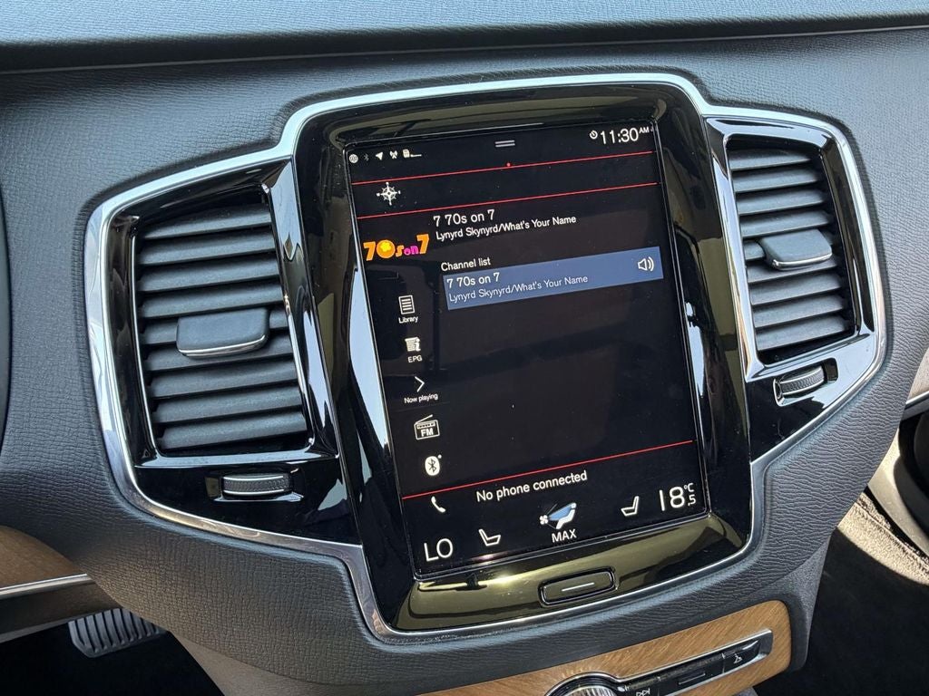 2022 Volvo XC90 T6 Momentum 7 Passenger