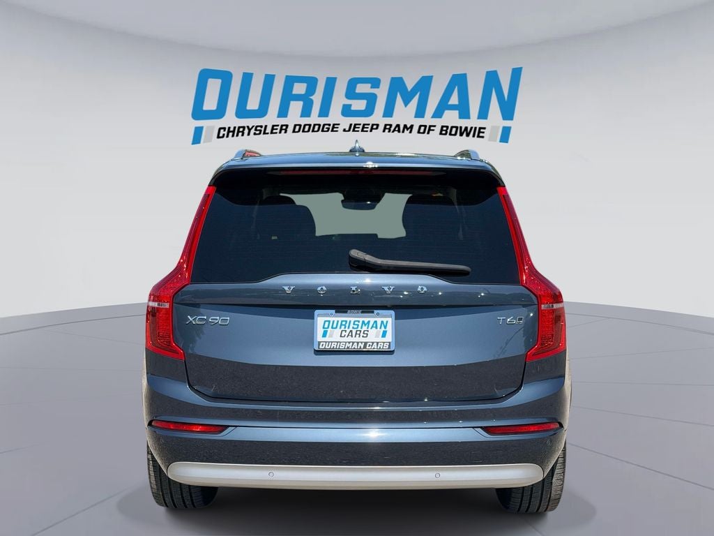 2022 Volvo XC90 T6 Momentum 7 Passenger