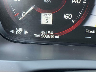 2022 Volvo XC90 T6 Momentum 7 Passenger
